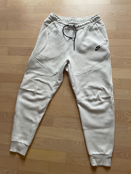 Nike tech verkkarit M