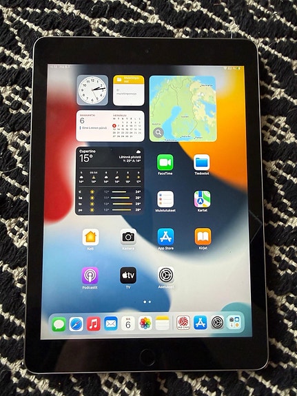 Apple iPad 9,7” tabletti 32 GB