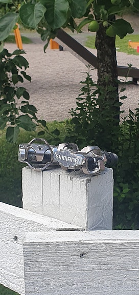 Shimano lukkopolkimet ja pyöräilykengät 44