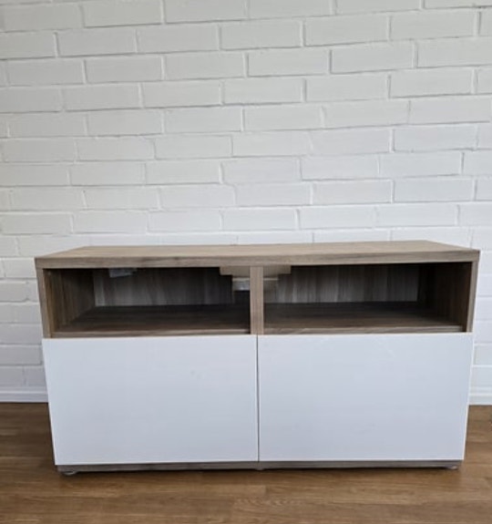 IKEA TV-taso, hyvässä kunnossa, kuin uusi