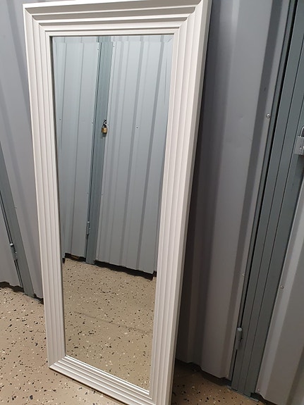 Fasettihiottu peili