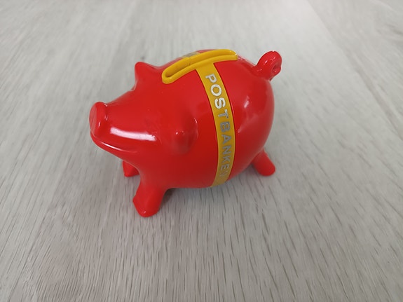 Postipankki punainen säästöpossu