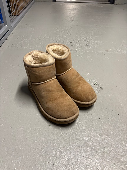 UGG CLASSIC MINI