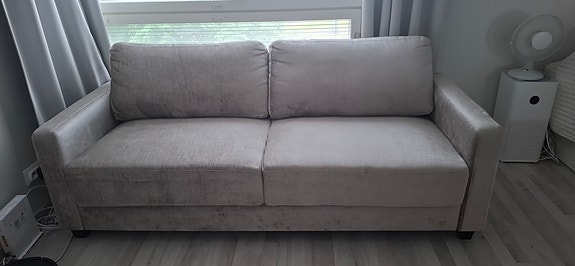 3 istuttava sohva ( Maskun Honka)