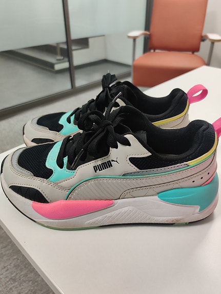 Puma naisten lenkkarit koko 37 monivärinen