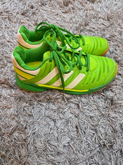 Adidas sisäpelikengät 38 ⅔