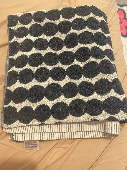Marimekko pyyhe mustavalkoinen pallokuosi