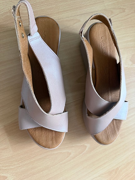Lorenzo Collection sandaalit kiilakorko koko 39 beige