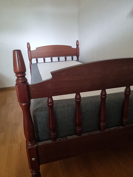 Puinen sängyn runko 90cm