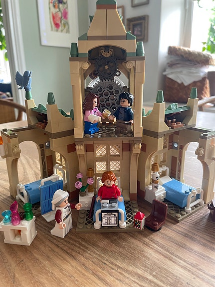 LEGO Harry Potter Tylypahkan sairaalasiipi #76398