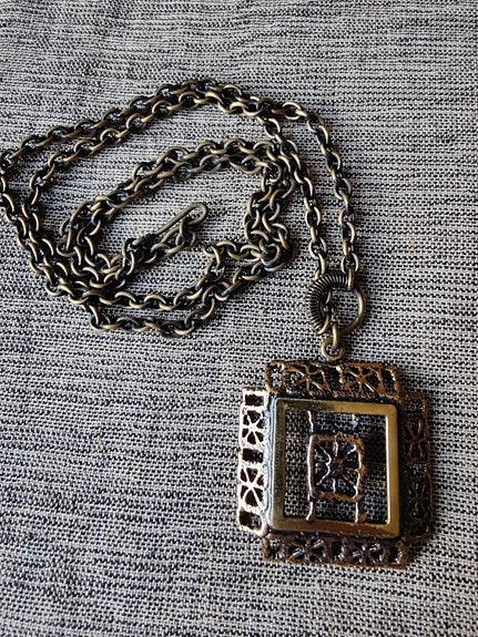 Pirkkalan Pitsi-koru, P. Sarpaneva, vintage, pronssia,  Hki-Klaukkala