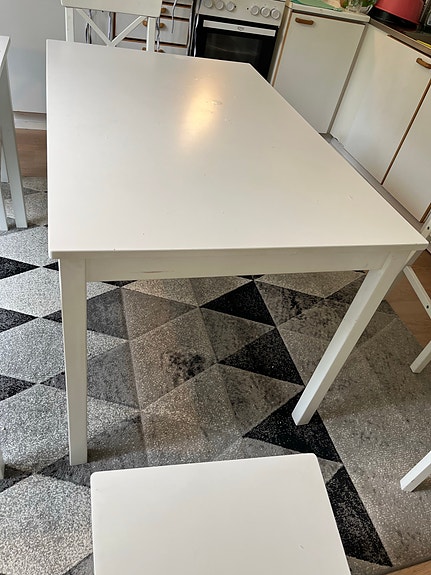 Valkoinen ruokapöytä + 8 tuolia