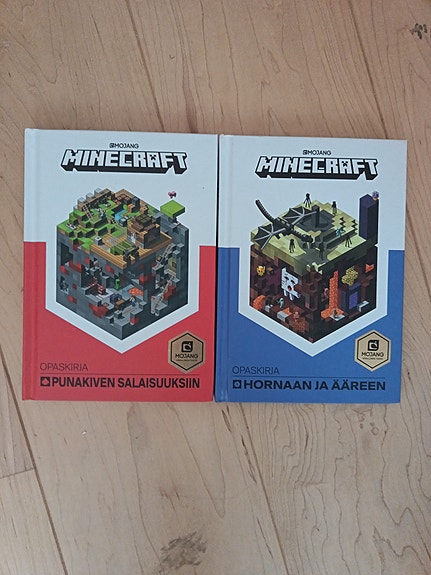 Minecraft peli oppaat vanhoja kirjoja