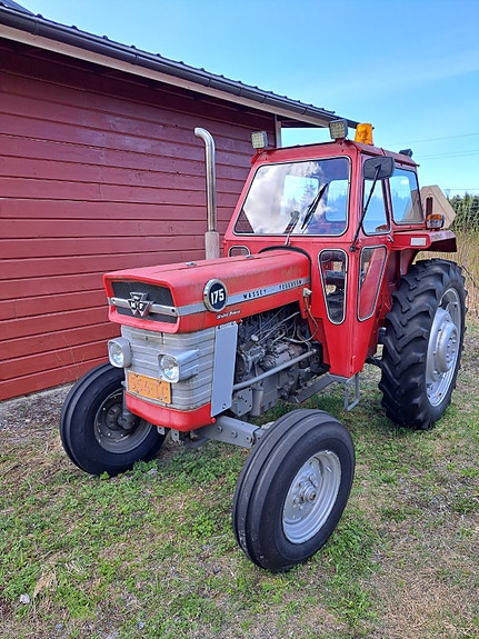 Massey Ferguson 175 traktori punainen