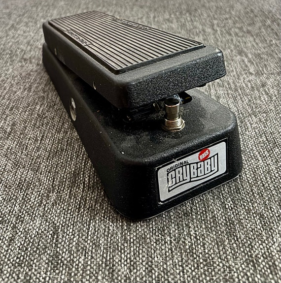 Dunlop Cry Baby GCB-100 wah-pedaali bassolle