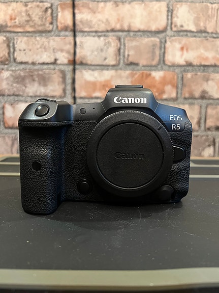Canon EOS R5 digijärjestelmäkamera runko