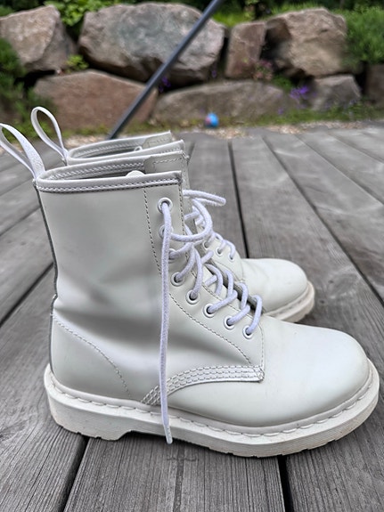 Dr. Martens Mono nahkasaappaat koko 38 valkoinen