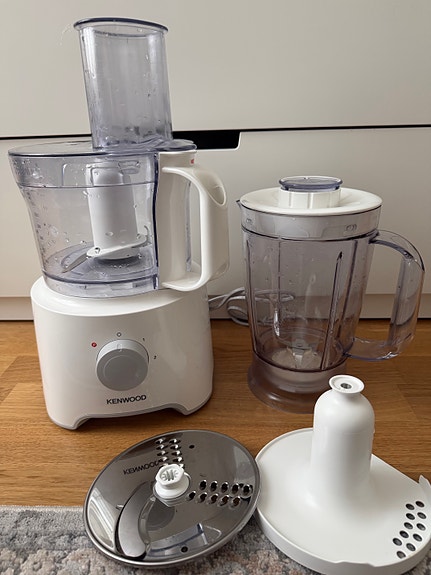 Kenwood monitoimikone tehosekoittimella