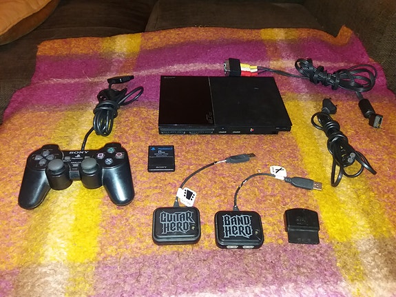 Sony PlayStation 2 Slim konsoli