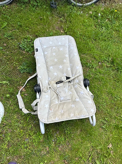 Beige sitteri vauvalle