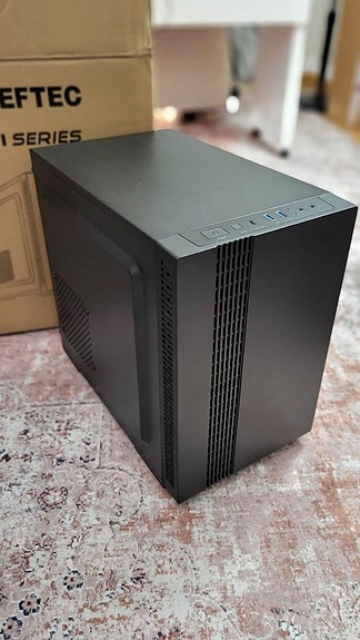 Chieftec kompakti ATX-kotelo