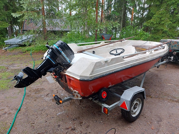 Moottorivene 20hv mercury koneella