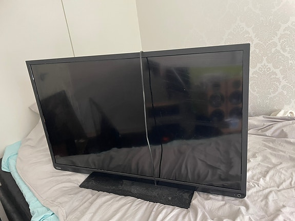Toshiba 40 tuumainen tv ylimääräisenä