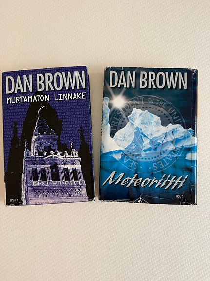 Dan Brown Murtamaton linnake & Meteoriitti kirjat
