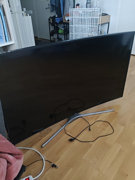 Samsung 55" 4K Smart TV (Kaareva) – Vikakuvaus huomioitu hinnassa!