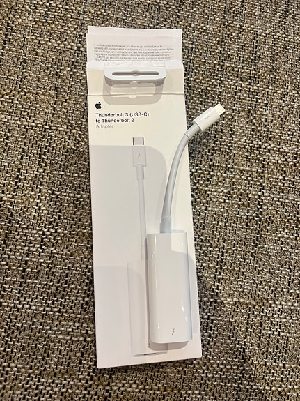 Apple Thunderbolt 3 (USB-C) → Thunderbolt 2 -adapteri, uusi