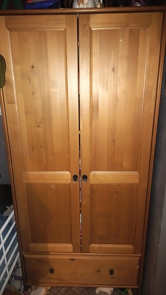 IKEA Leksvik vaatekaappi