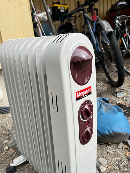 Meganex öljytäytteinen lämpöpatteri 2kw