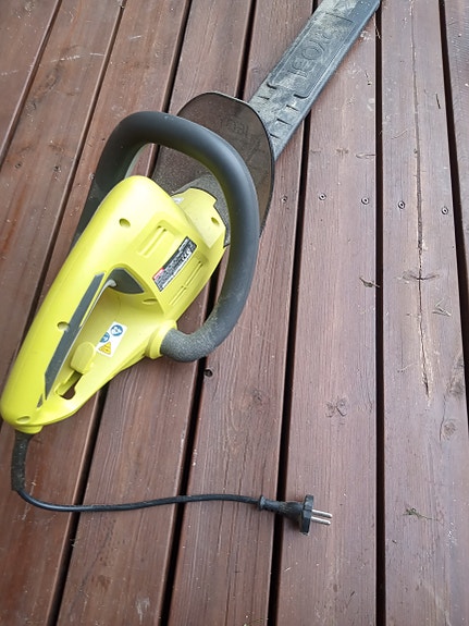 Ryobi RHT400 pensasleikkuri 400W
