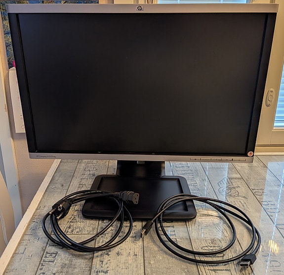 HP Compaq LA2205wg 22" widescreen -näyttö