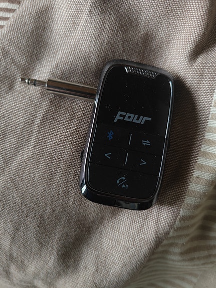 Four Bluetooth-vastaanotin 3,5 mm liittimellä