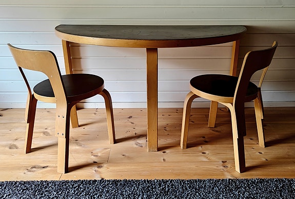 Vintage Artek lasten kalusteryhmä puolipyöreä pöytä+2 tuolia