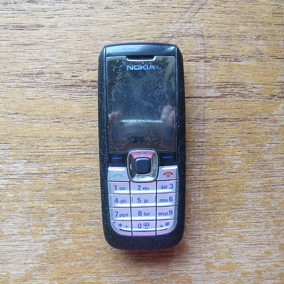 Nokia 2610 kännykkä