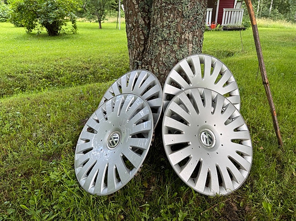 Volkswagen pölykapselit 16"