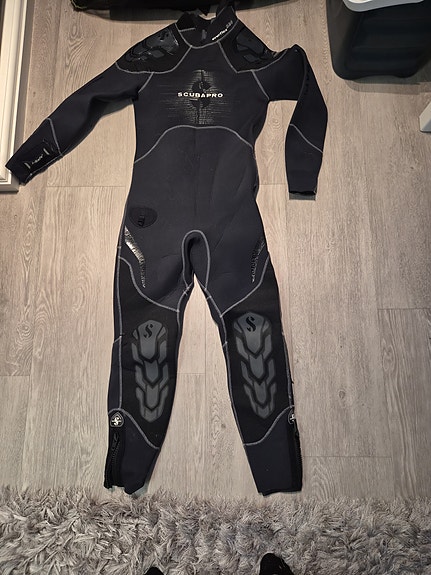 Scubapro Everflex 5/4 märkäpuku L/52 mies musta