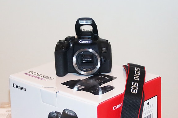 Canon EOS 850D runko