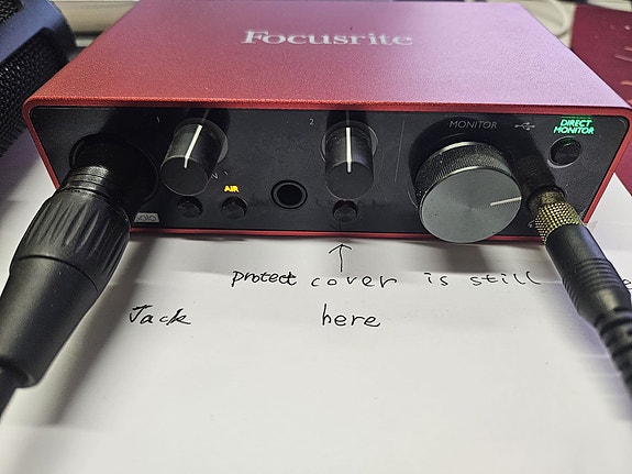 Focusrite Scarlett Solo + Audio-Technica AT2035 + Headphones Recording Bundle