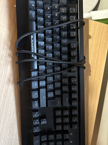 Blackstorm näppäimistö