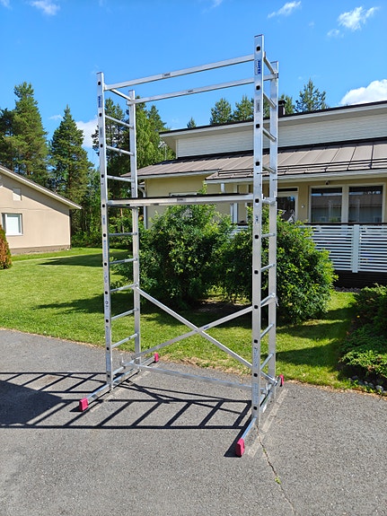 Rakennusteline (asennusteline) 4 m työskentelykorkeudella