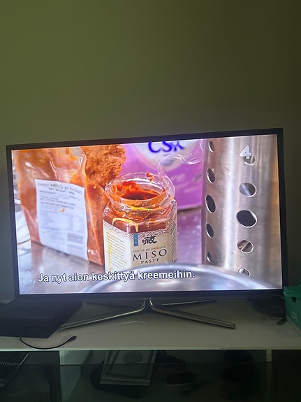 Samsung Smart TV – Hyväkuntoinen – HDMI & USB – Toimii moitteettomasti