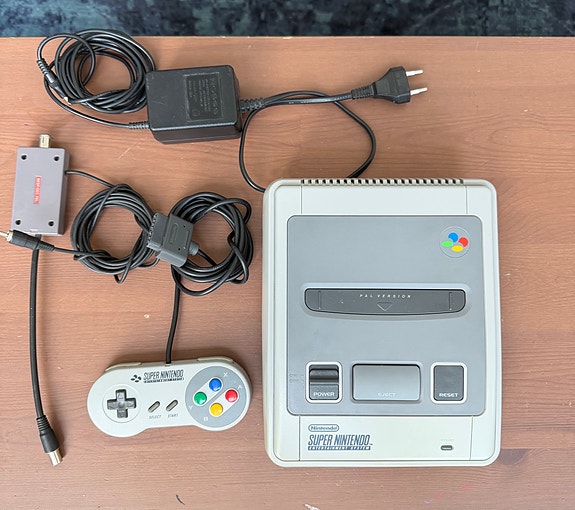 Alkuperäinen Nintendo SNES pelikonsoli
