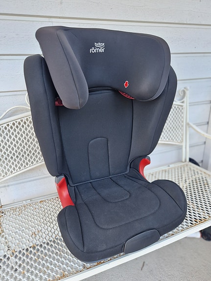 Britax Römer Kidfix XP turvaistuin 36kg musta