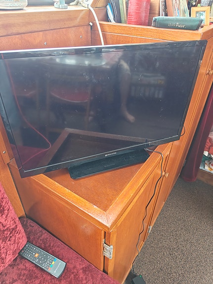 TV, Kaukosäädin,Antenni,12v/230v