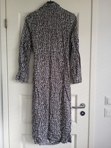 Kuviollinen kietaisumekko M