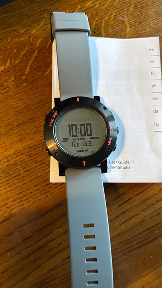 Suunto Core, KÄYTTÄMÄTÖN rannekello harmaa mustalla kehyksellä