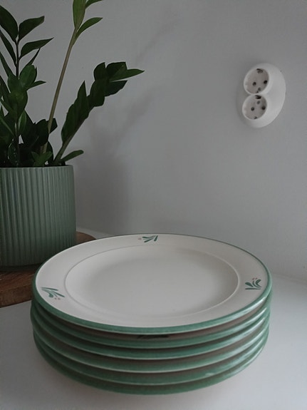 Pentik Aino -lautaset